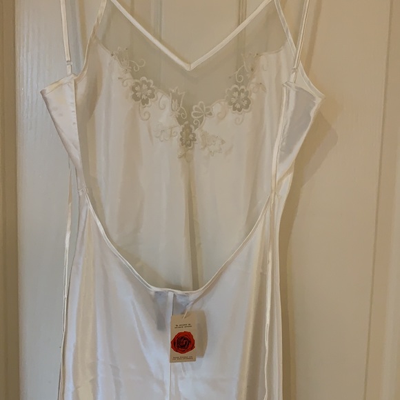 🌟HP🌟NWT Lingerie White Night Gown - size M - Picture 5 of 9